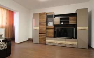 Zona Lipovei, 4 camere + 2 bai, centrala proprie, PET-FRIENDLY - Poză 2