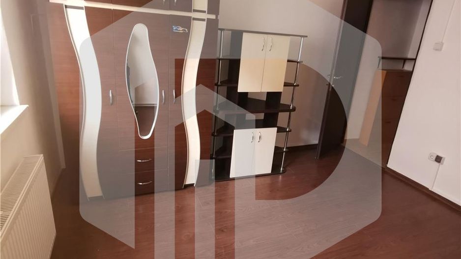 Garsoniera - Etaj 1 - Mobilata si Utilata - Broscarie - Poză 1