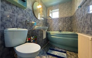 Apartament cu 3 camere decomandate de inchiriat, Cetate - Poză 6