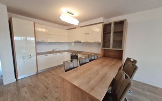 Apartament generos 4 camere zona Elisabetin - Poză 2