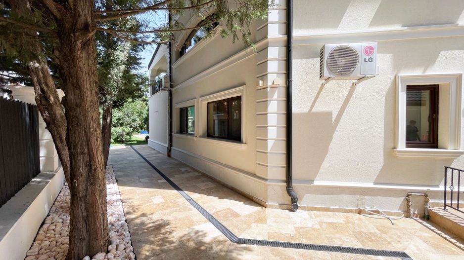 Vila Individuala cu arhitectura superba | 1128mp Teren | Piscina - Poză 4