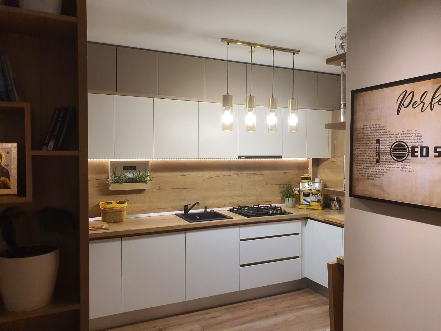 Dumbravita | 2 Camere | 2 Locuri de Parcare | Mobilat si Utilat Modern. - Poză 7