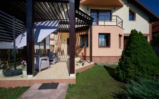 Casa + 305 mp terem curte proprie in zona rezidentiala Gavana - Poză 2
