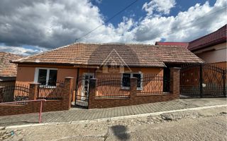 Casa de 3 camere, Medias. - Poză 2