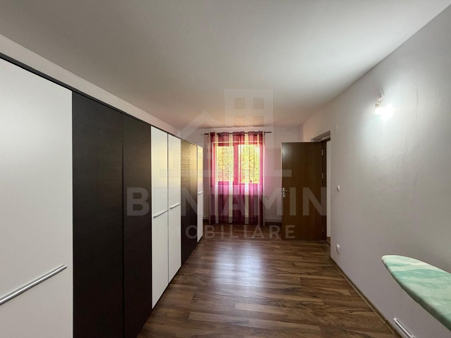 Casa moderna 5 Dormitoare 524mp teren Bariera Valcii -mobilata - Poză 12