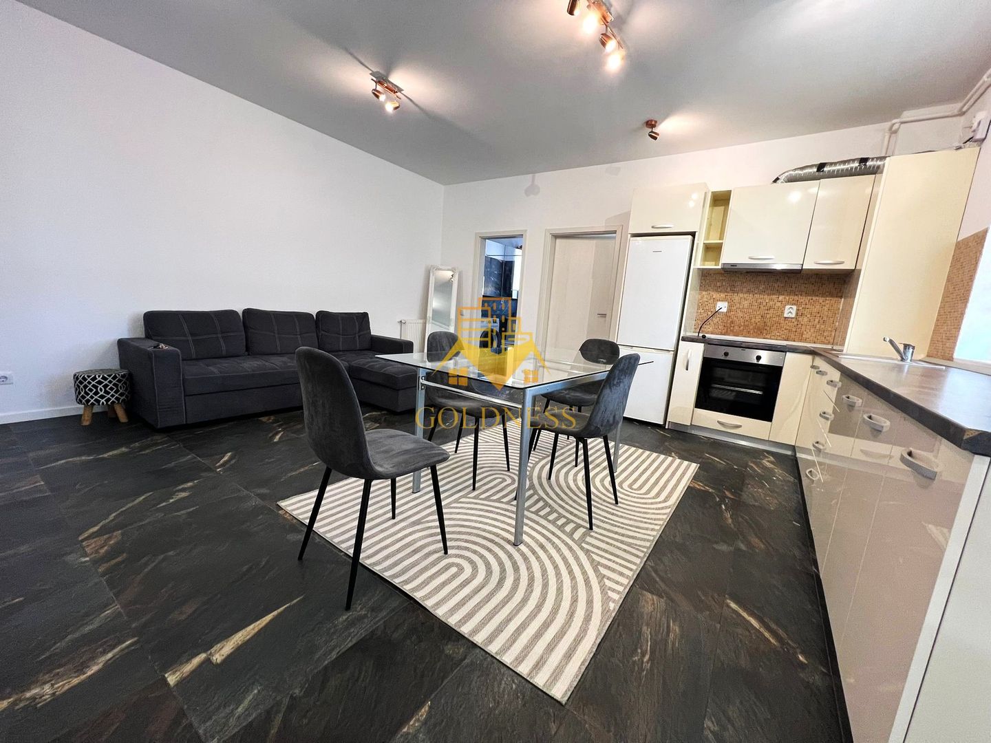 3 camere, 2 Parcari, Pet Friendly, Buna Ziua, Grand Hotel, Trifoiului - Poză 3