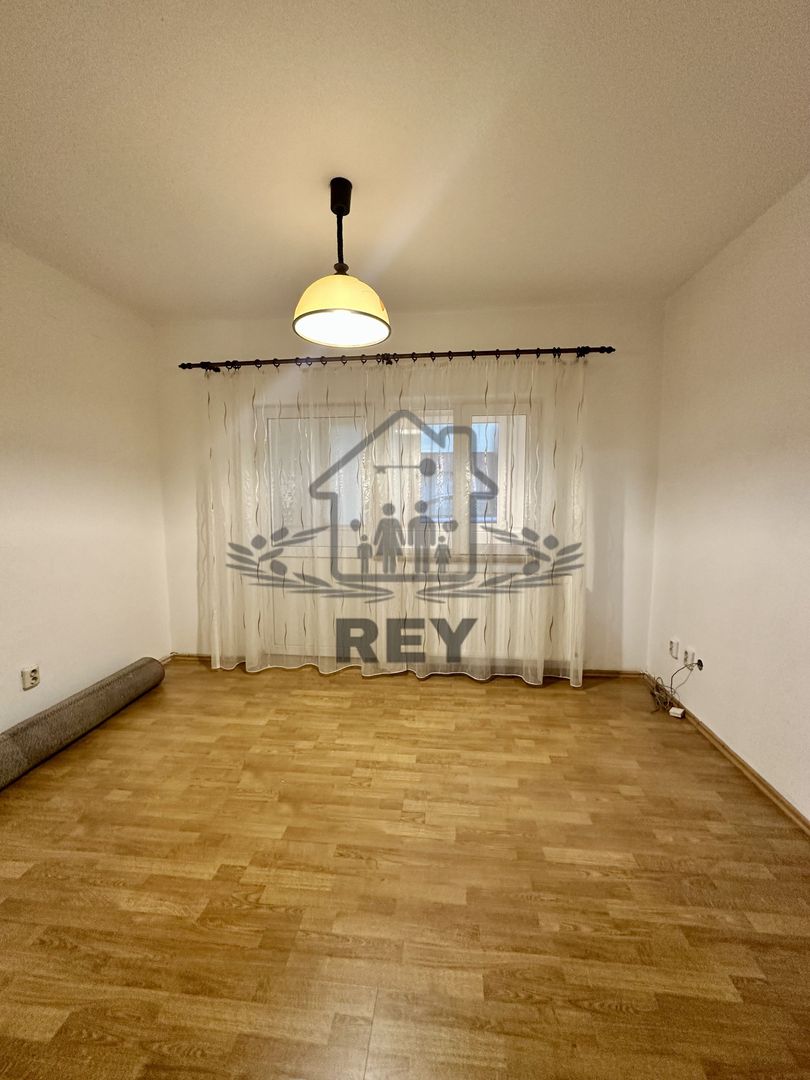 Apartament 4 camere cu garaj zona Strand- V.Aurie - Poză 13