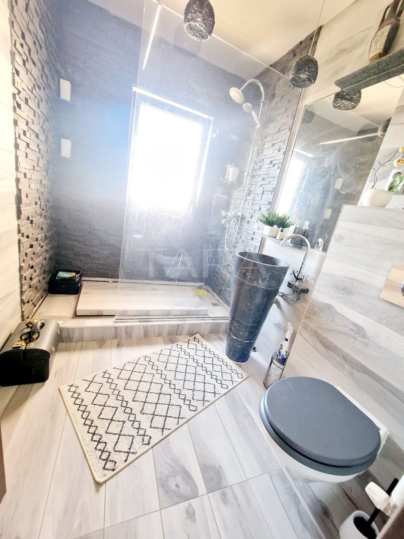 Casă modernă, mobilată, cu priveliște superbă – zona Vivo, Florești - Poză 5