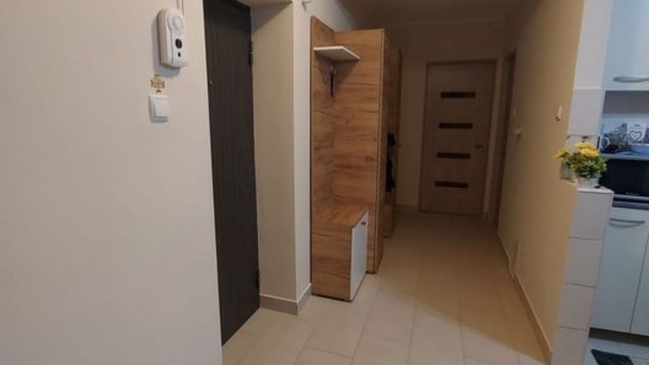 Vand apartament decomandat cu 2 camere - Poză 1