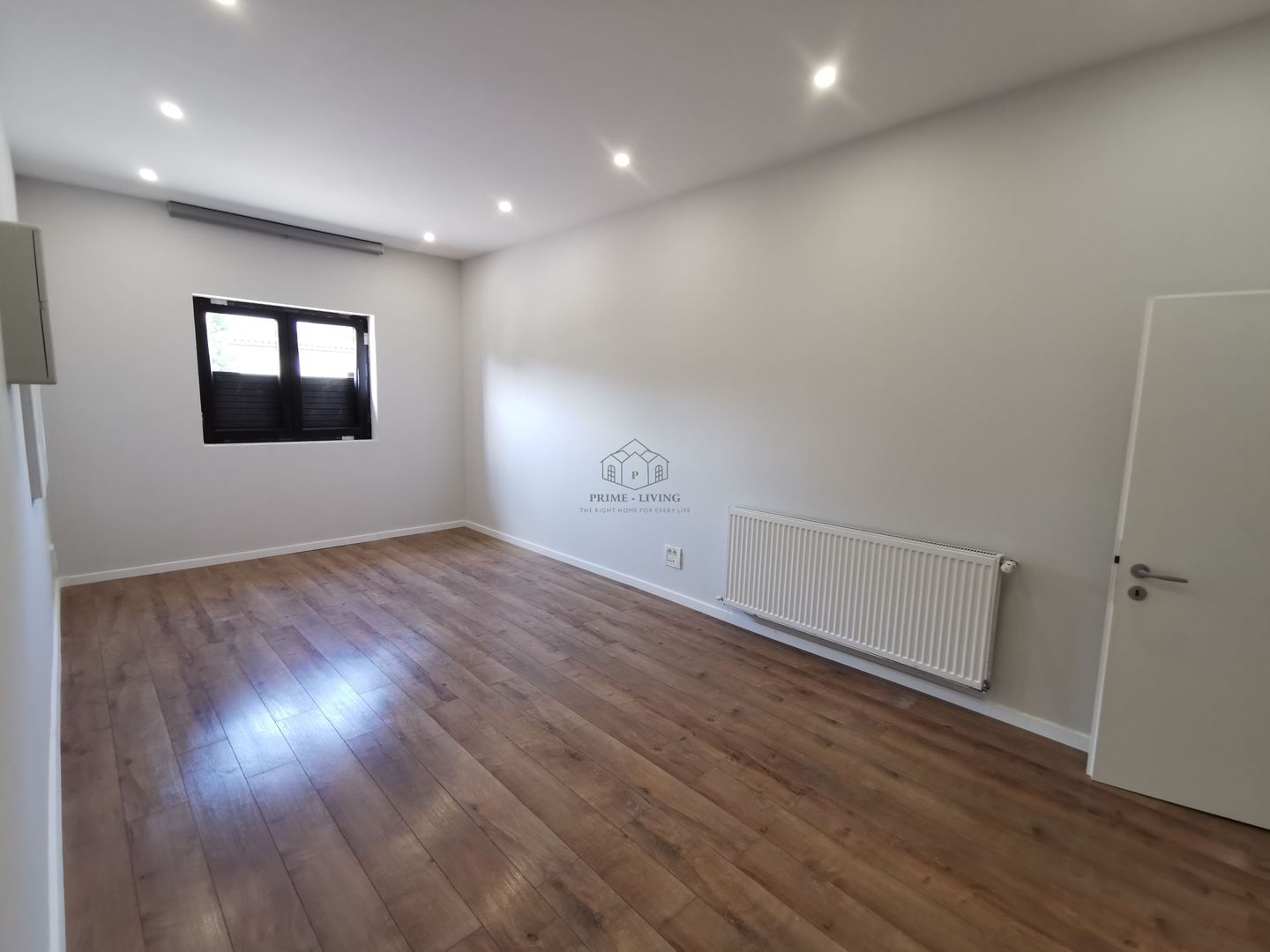 VILA SPATIOASA CU 4 CAMERE LA INCHIRIERE IN COMPLEX REZIDENTIAL OXFORD - Poză 9