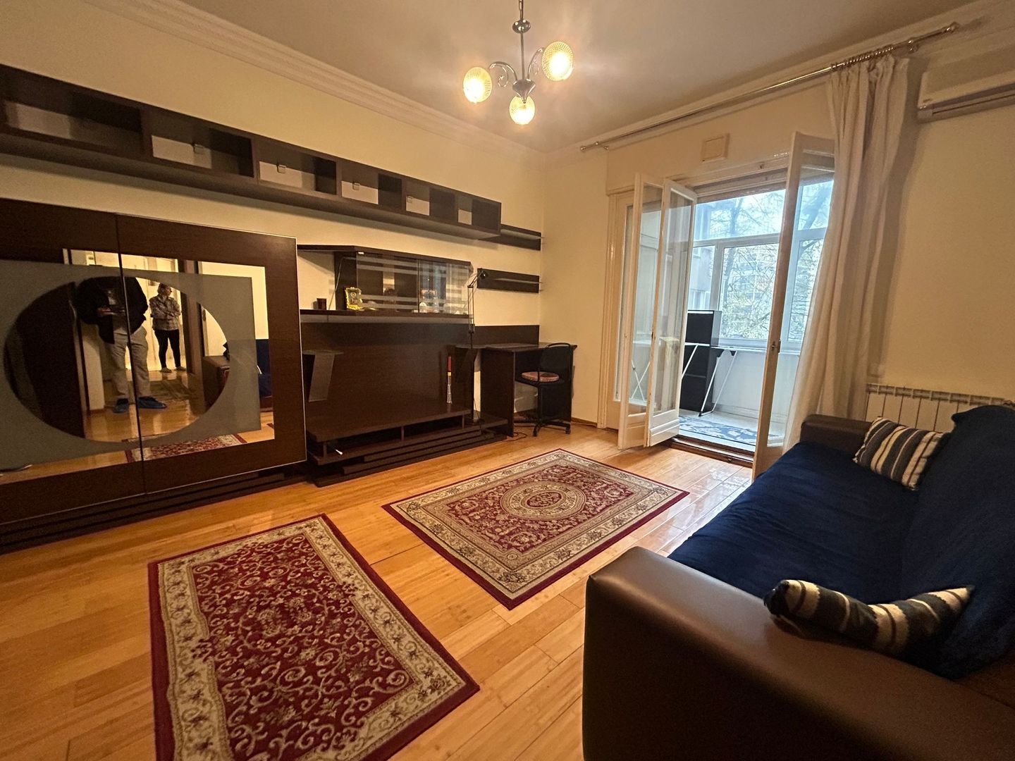 3 Camere Ultracentral 2 minute de Metrou Univestitate - Poză 1