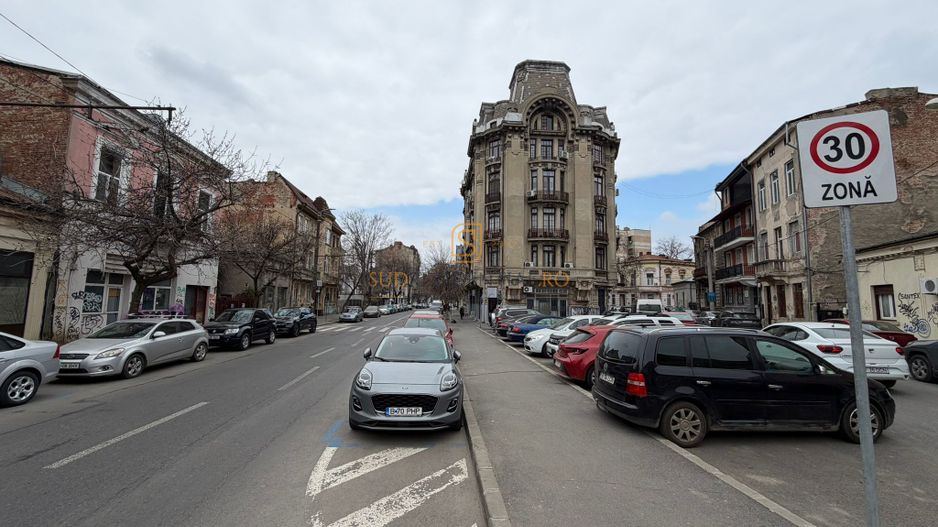 Cladire birouri ultracentral - multiple destinatii ( office/clinica ) - Poză 1