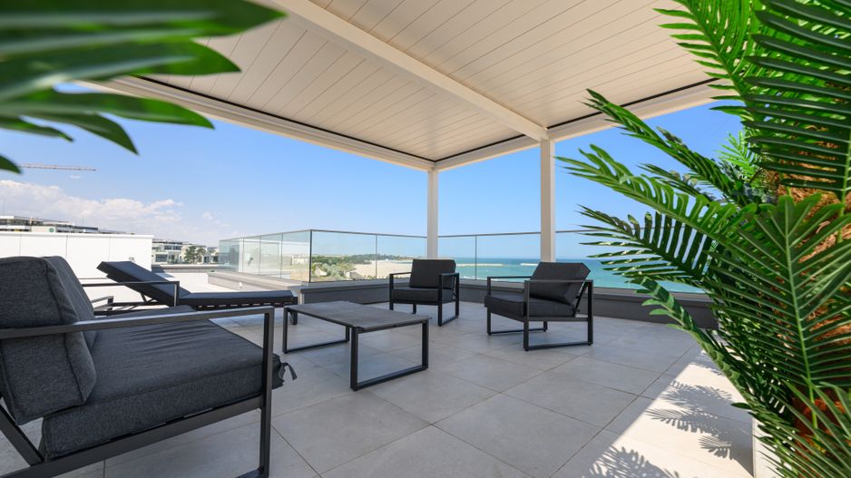 PENTHOUSE CU PISCINA, VEDERE PANORAMICA LA MARE/FALEZA OLIMP - Poză 2