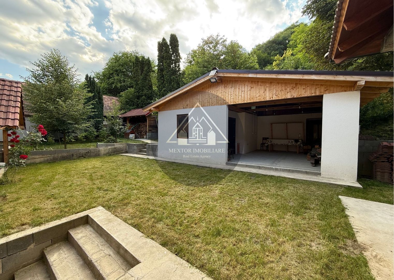 Casa mare în Ațel - Poză 2