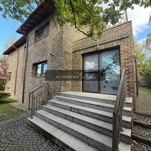 Casa individuala l 310 mp utili l 900 mp teren l garaj l Faget - Poză 1