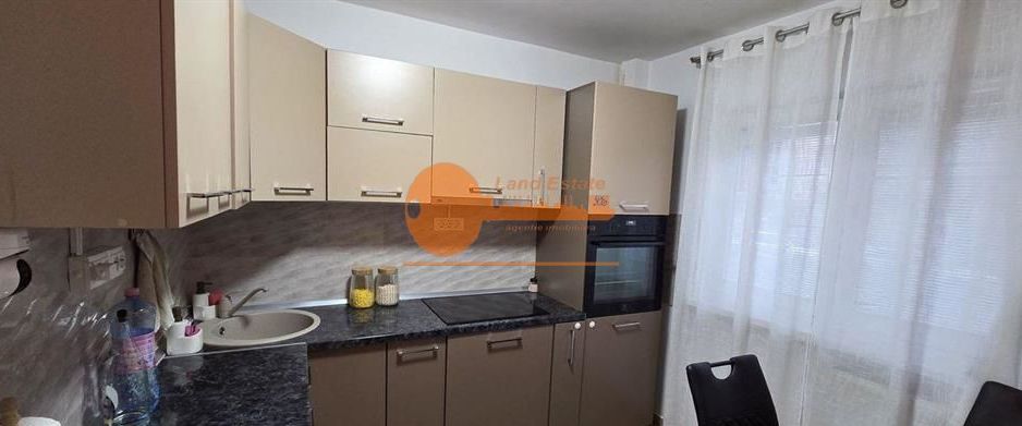Apartament cu 4 camere in zona Politehnica - Poză 1