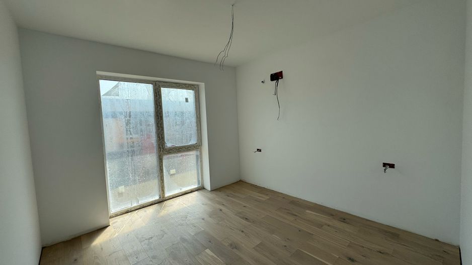 Townhouse modern cu grădină privată într-un cartier verde și sigur - Poză 11