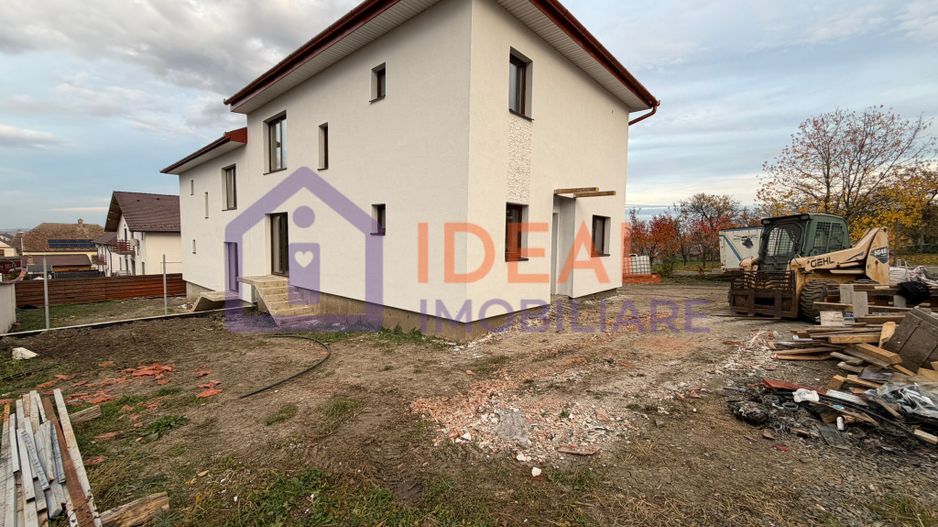 Casă modernă cu 4 camere și 300 mp de curte, in Sura Mica - Poză 2