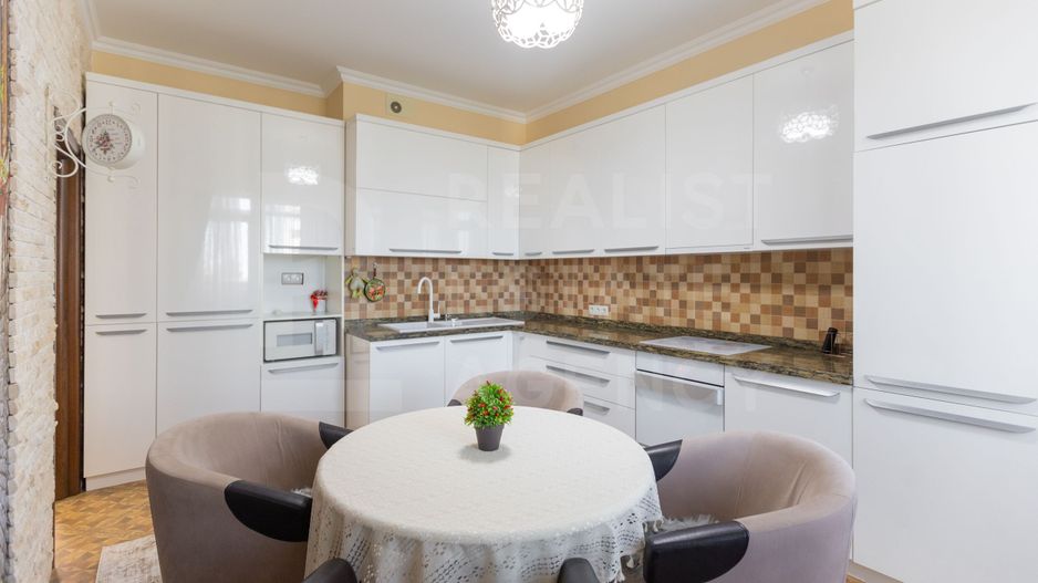 Chirie, apartament, 3 camere, bd. Decebal, Botanica - Poză 1