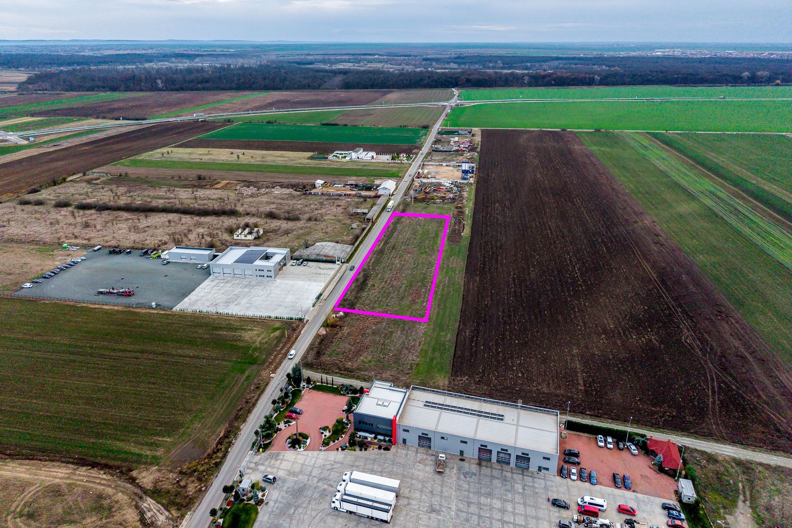 Teren cu acces DN7 și A1, ideal pentru dezvoltări industriale - Poză 5