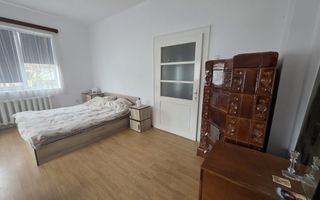 Apartament la casa 72 mp utili pet friendly si curte in zona Lazaret - Poză 3