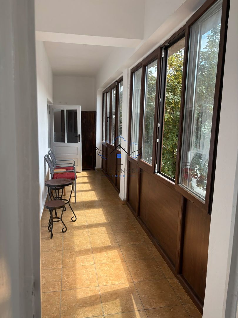 Apartament cu 3 camere – zona centrală - Poză 1