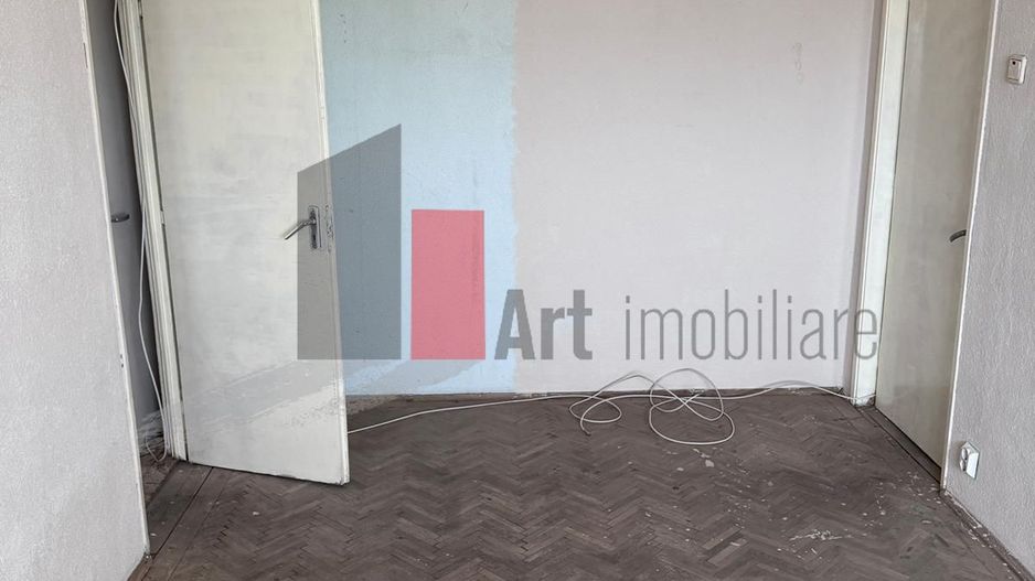 Vânzare apartament 3 camere Piața Progresu - Poză 3