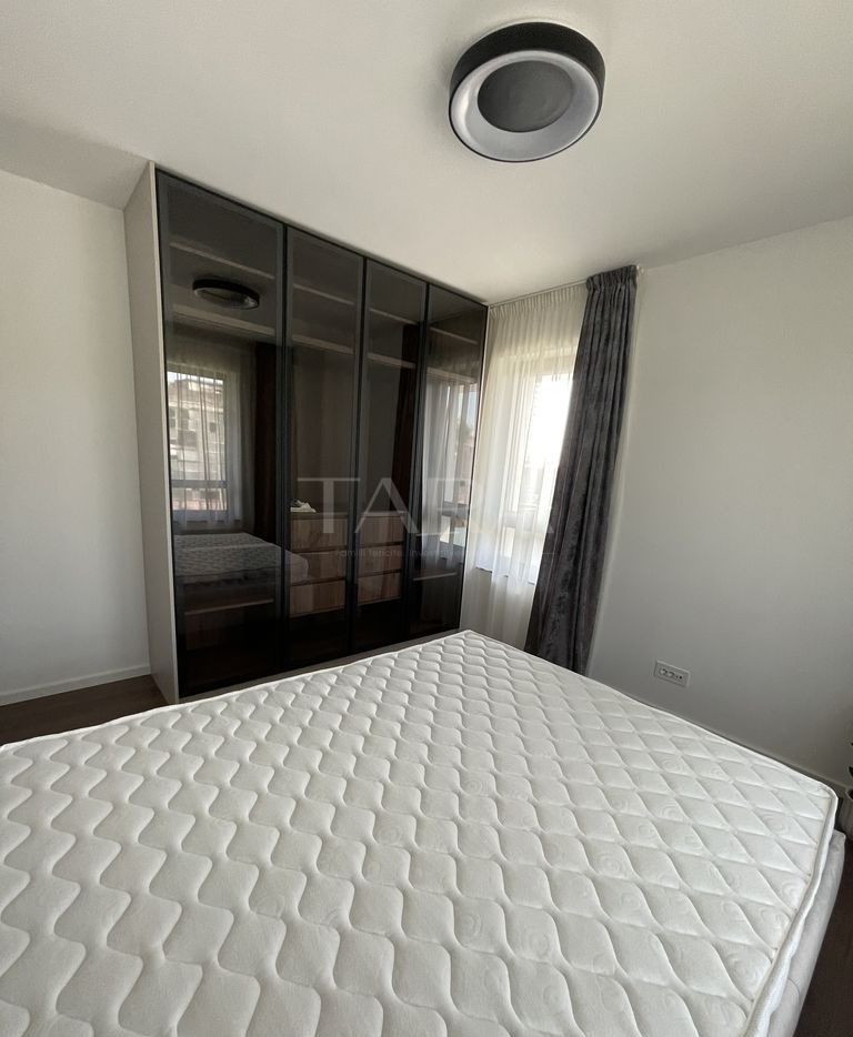 Apartament modern cu 4 camere într-o zonă liniștită aproape de Centru. - Poză 5