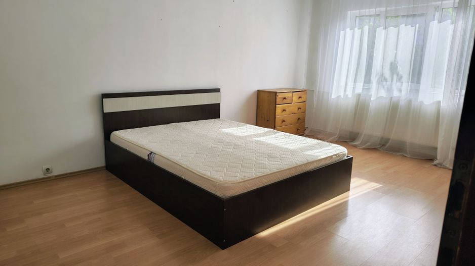 Închiriez 2 camere Str. Onestilor. Pret 300 euro. Comision 50%. - Poză 1