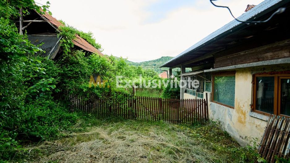 Casa cu teren generos - 4696 mp Apa Sarata - Campulung !! - Poză 19