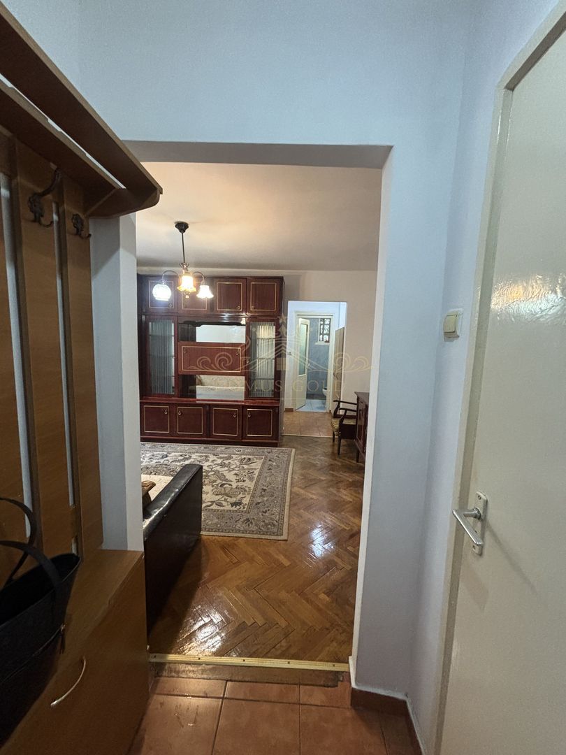 Apartament semidecomandat cu dormitor și living | Grigorescu – Strada - Poză 1
