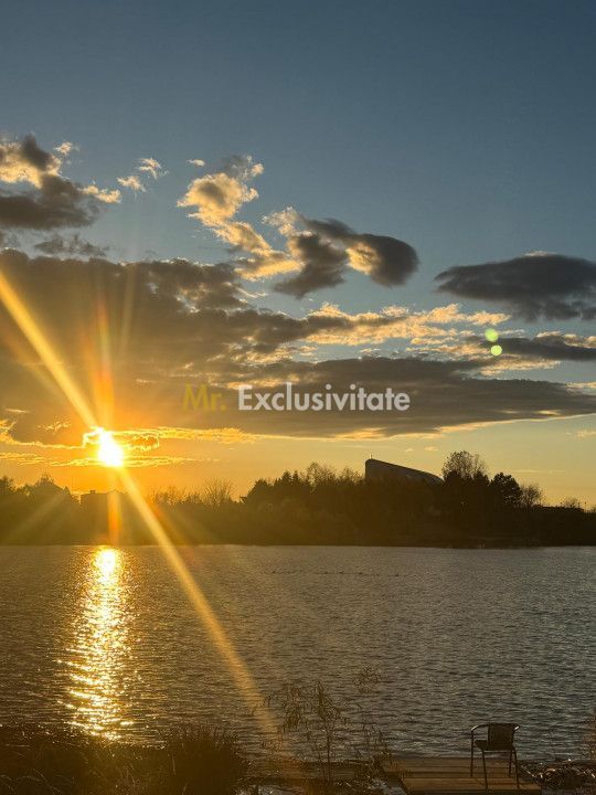 Priveliste spre lac! - Poză 1
