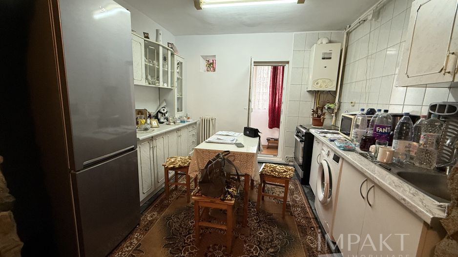 Apartament 2 Camere decomandate, etaj intermediar, zona Primaverii - Poză 3