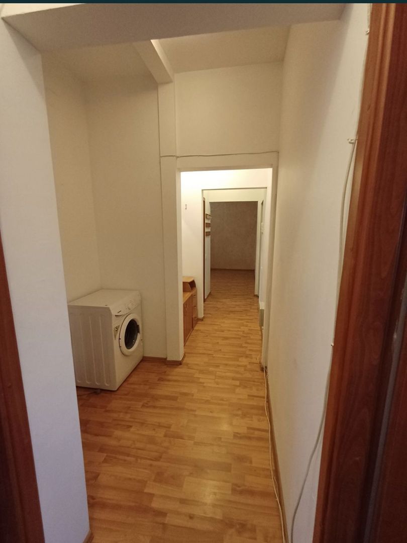 Vand apartament cu 3 camere in poarta 6 direct proprietar - Poză 4