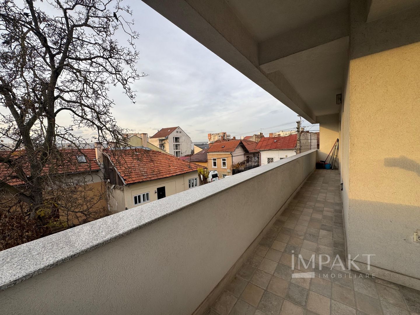Apartament 94mp  3 camere in Piata Cipariu de inchiriat cu parcare - Poză 12