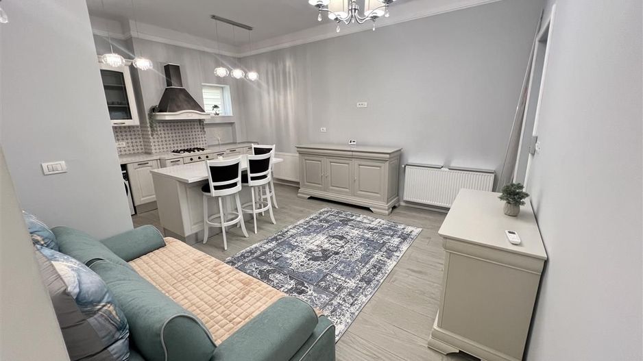 3 camere deosebit amenajat LUX  boxa curte acces auto - Poză 3