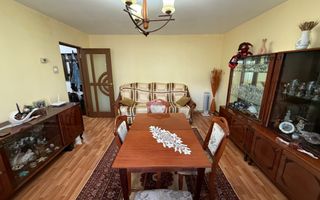 Apartament 4 camere, Et. 1 - Zona Sud , Str. Imparatul Traian - Poză 2