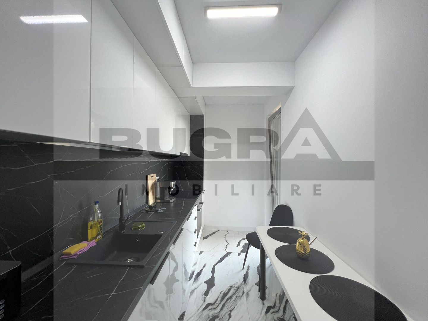 Apartament de 2 camere, LUX, parcare subterana, zona strazii Tasnad - Poză 5