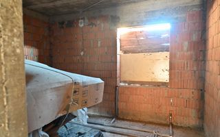 Casa la rosu de vanzare | Iordacheanu - Valea Cucului | Comision 0% - Poză 15