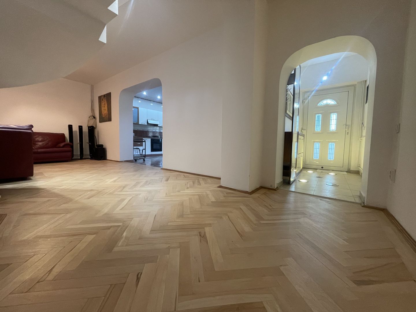 VOLUNTARI - Catedrala | Casa 7 Camere + Constructie Secundara - Poză 10