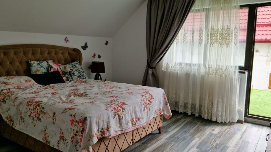 SE VINDE | Casa generoasă în Camirzani | Suceava - Poză 13