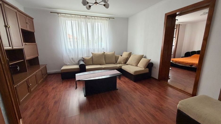 Închiriez casă individuală spațioasă 5 camere ( 200mp ) compusă din 2 apartamente cu intrare separată - Poză 1
