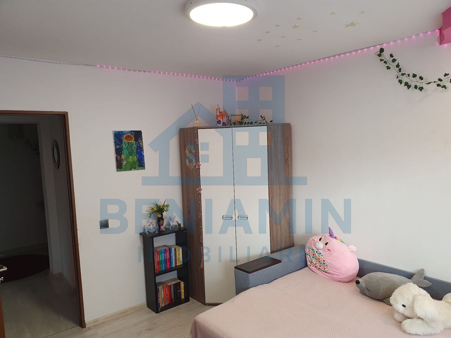 Apartament 4 camere etaj 1 Cartier Noua 99mp doua parcari - Poză 5