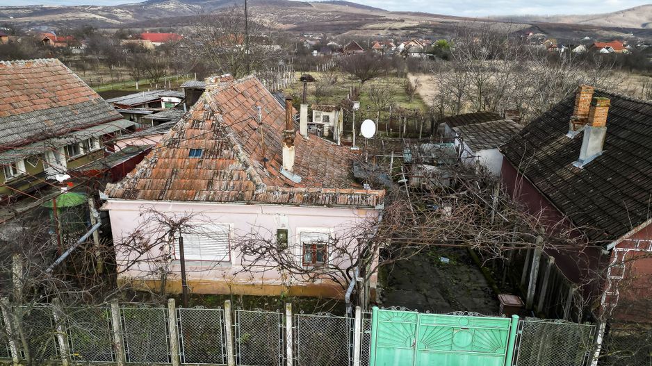 Casă modestă cu 3 camere în Ghioroc - Poză 14