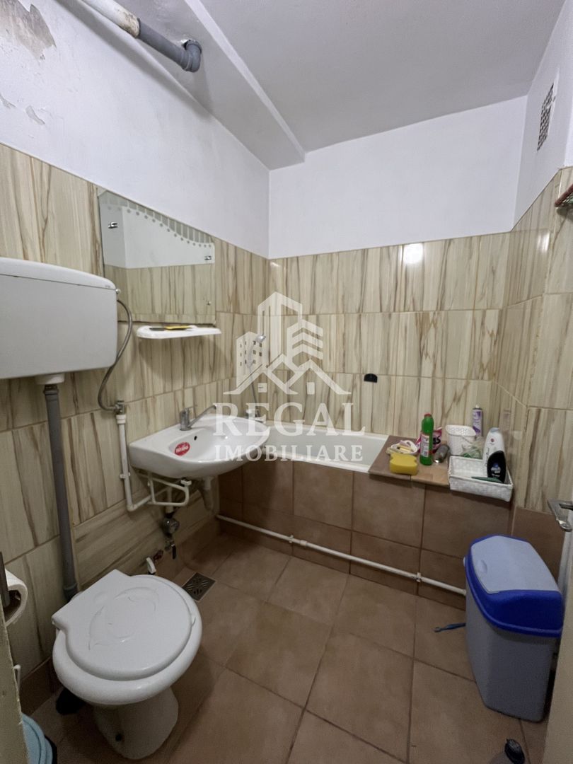 Apartament de vânzare în exclusivitate – Zona Micro 4 etaj 2/4 - Poză 10