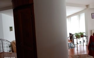 ageuropa.ro vinde casa 16 camere teren 1500mp in zona ULTRACENTRALA. - Poză 12