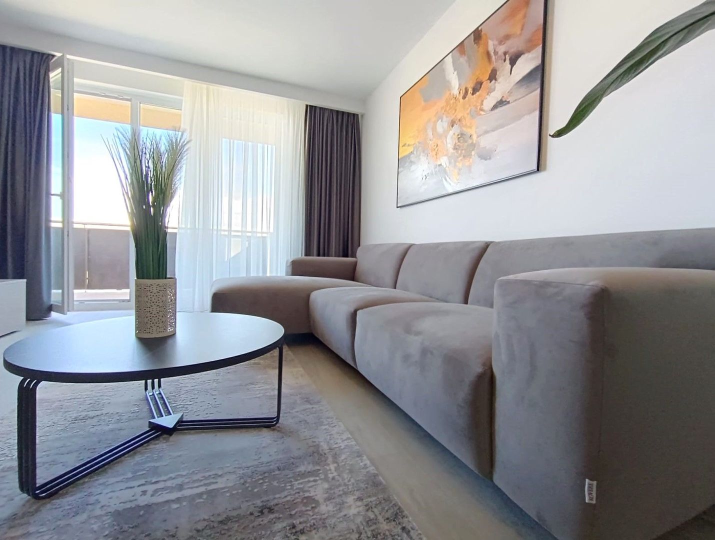 Apartament modern cu 2 camere și terasă generoasă Urban Plaza zona Carpaților - Poză 3