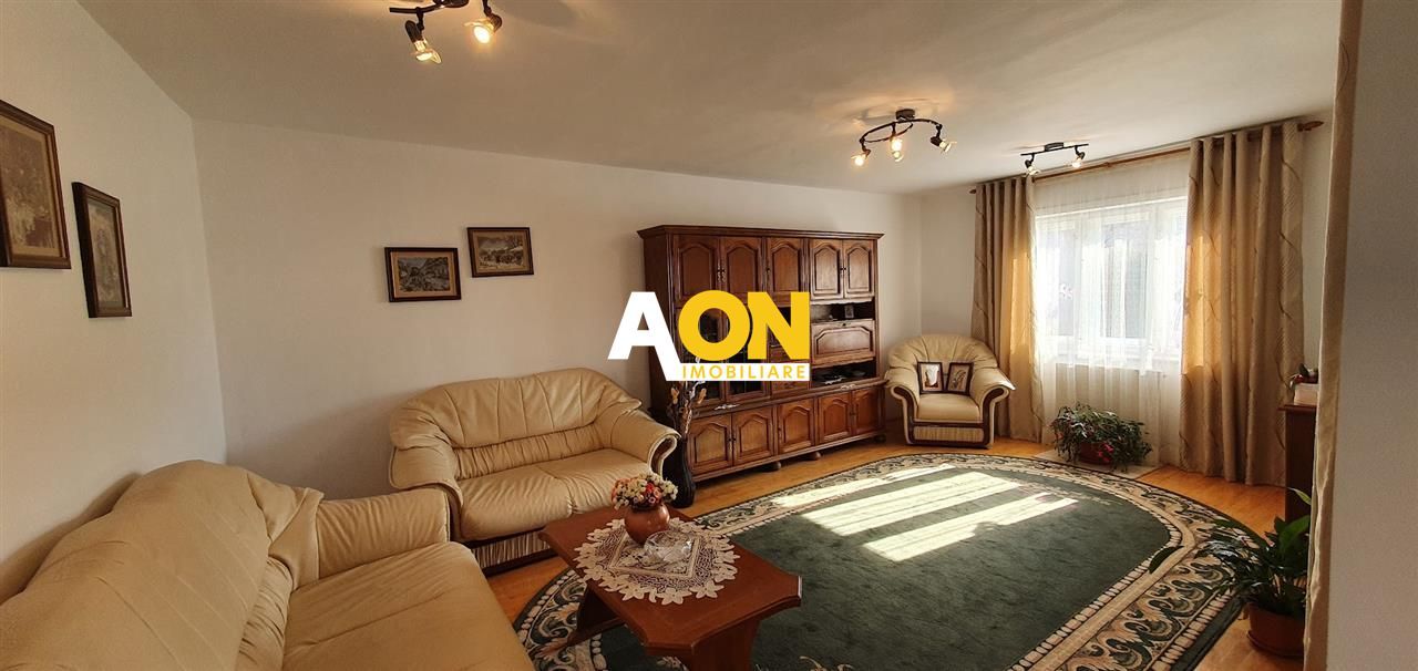 1/2 Duplex 4 camere cu garaj 462 mp teren la asfalt zona Centru - Poză 5