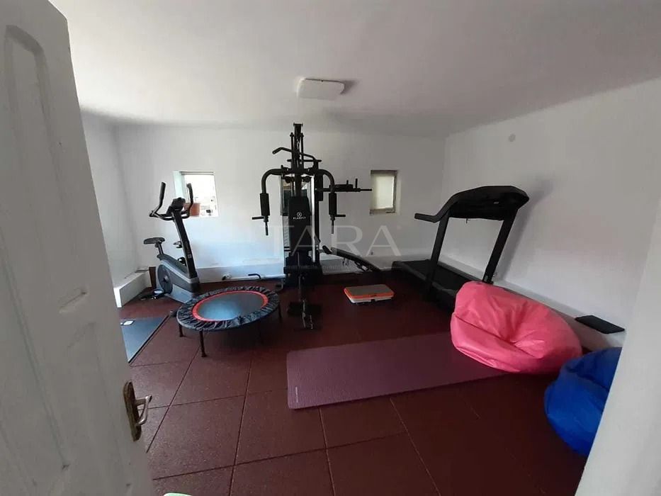 Casa cu 7 camere in Apahida - Poză 3