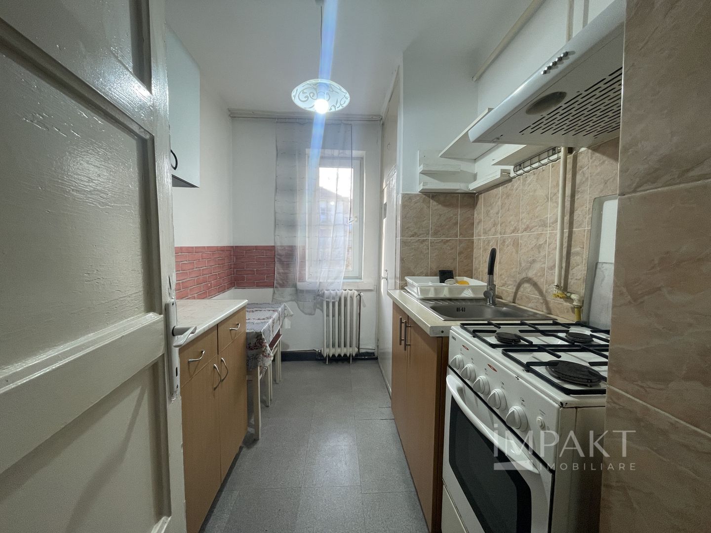 Apartament cu 2 camere in zona centrală - Poză 5